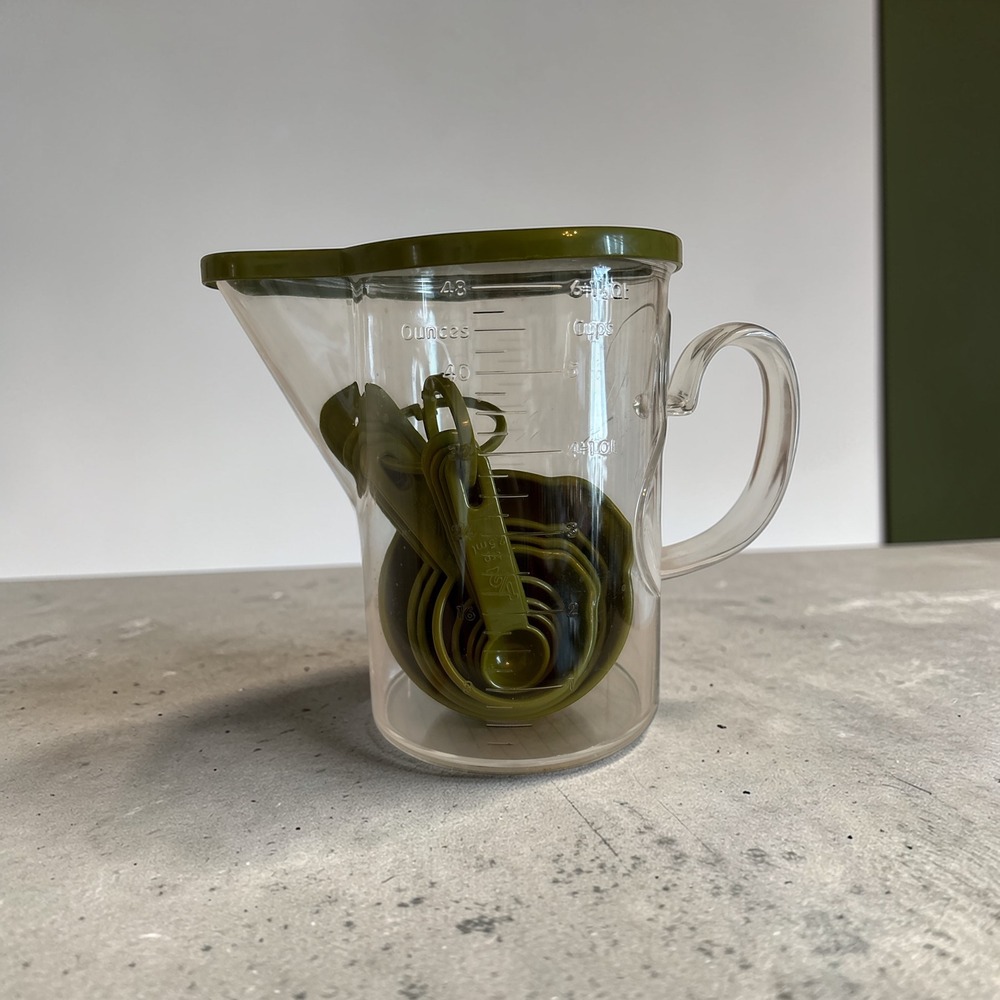 Vintage 6 Cup Measuring Pitcher Avocado Green Lid Cups Spoons Set